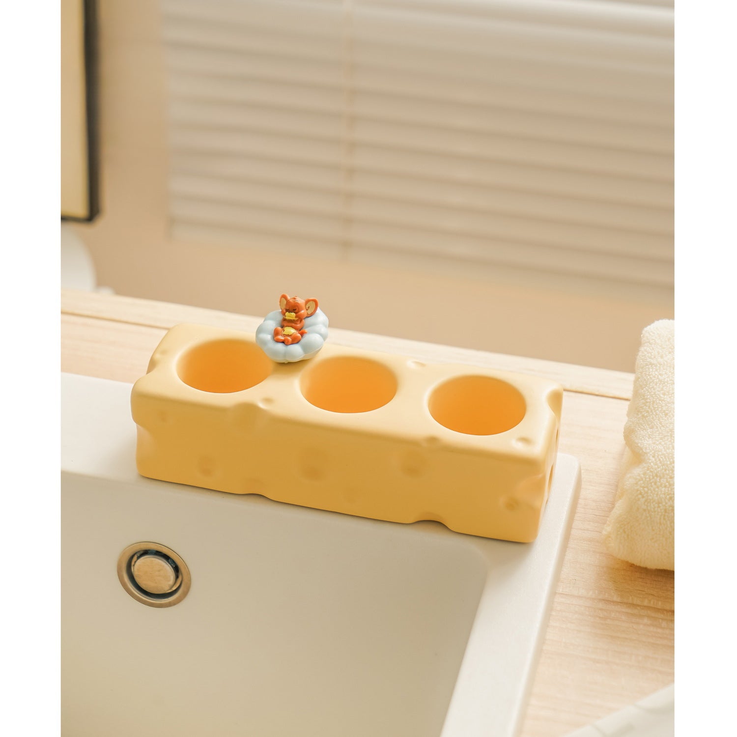 Cheese Ceramic Items in Bathroom - Dear Eastern Lynn